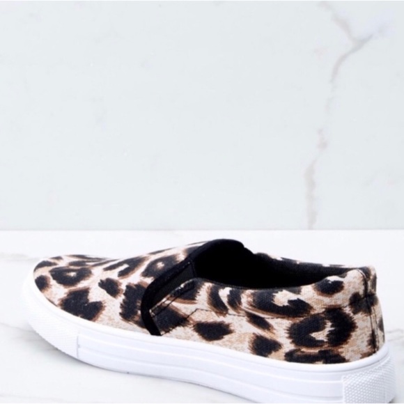 🤍 Pink Lily Leopard Print Slip-On Sneakers || Size 7.5 (EUC) - Picture 3 of 5